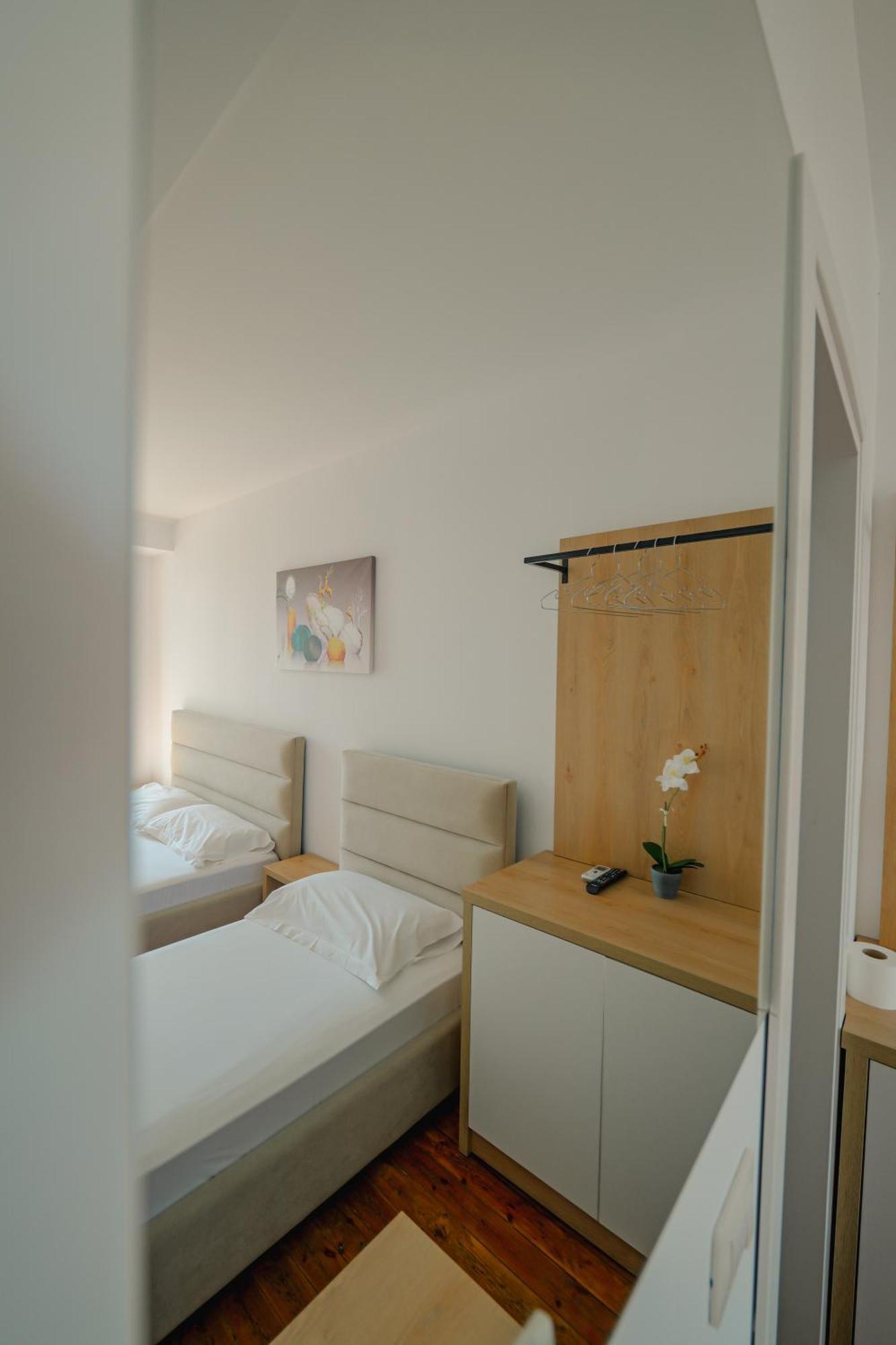 Hotel Summer Sarande Exterior photo