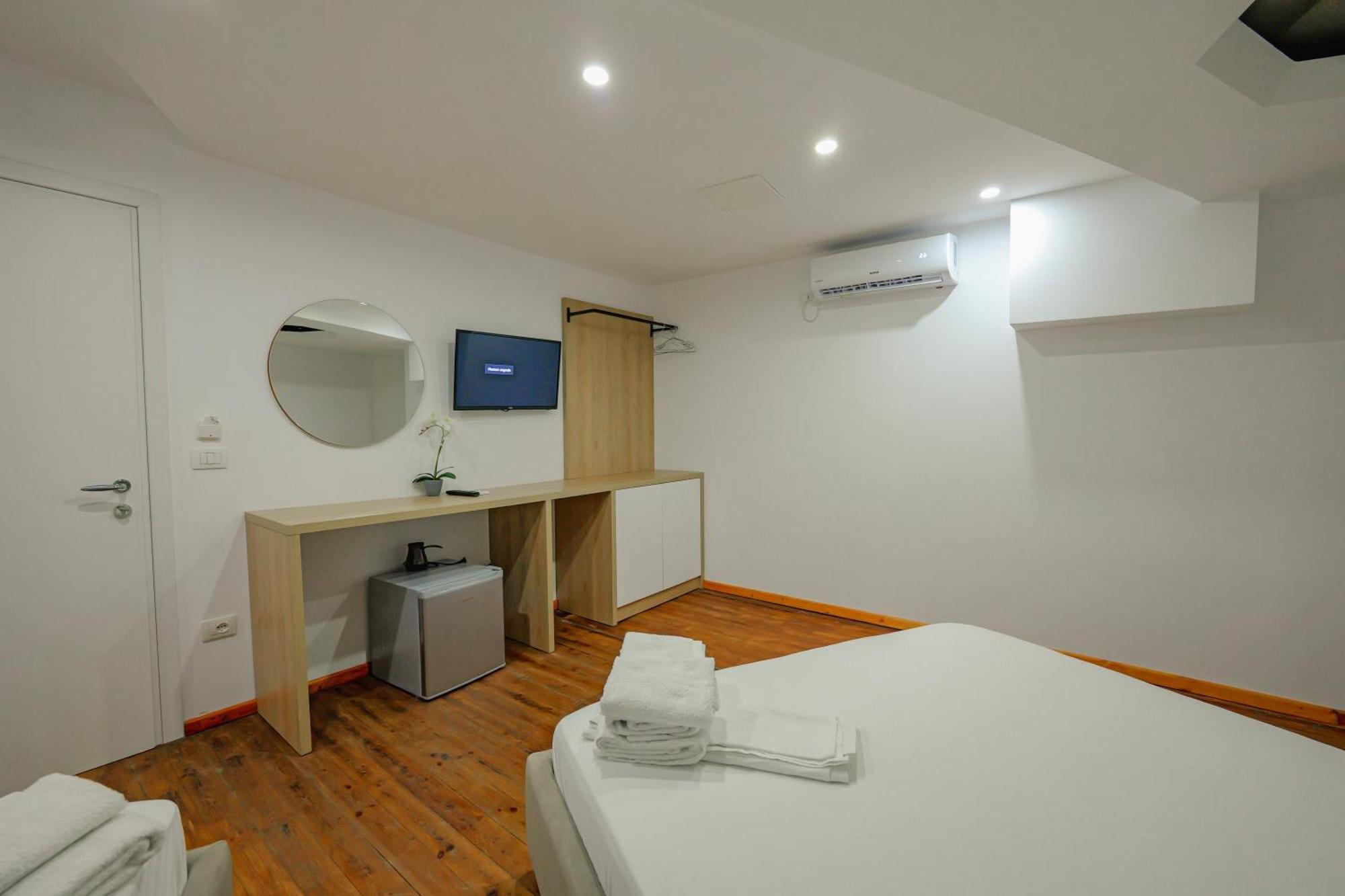 Hotel Summer Sarande Exterior photo